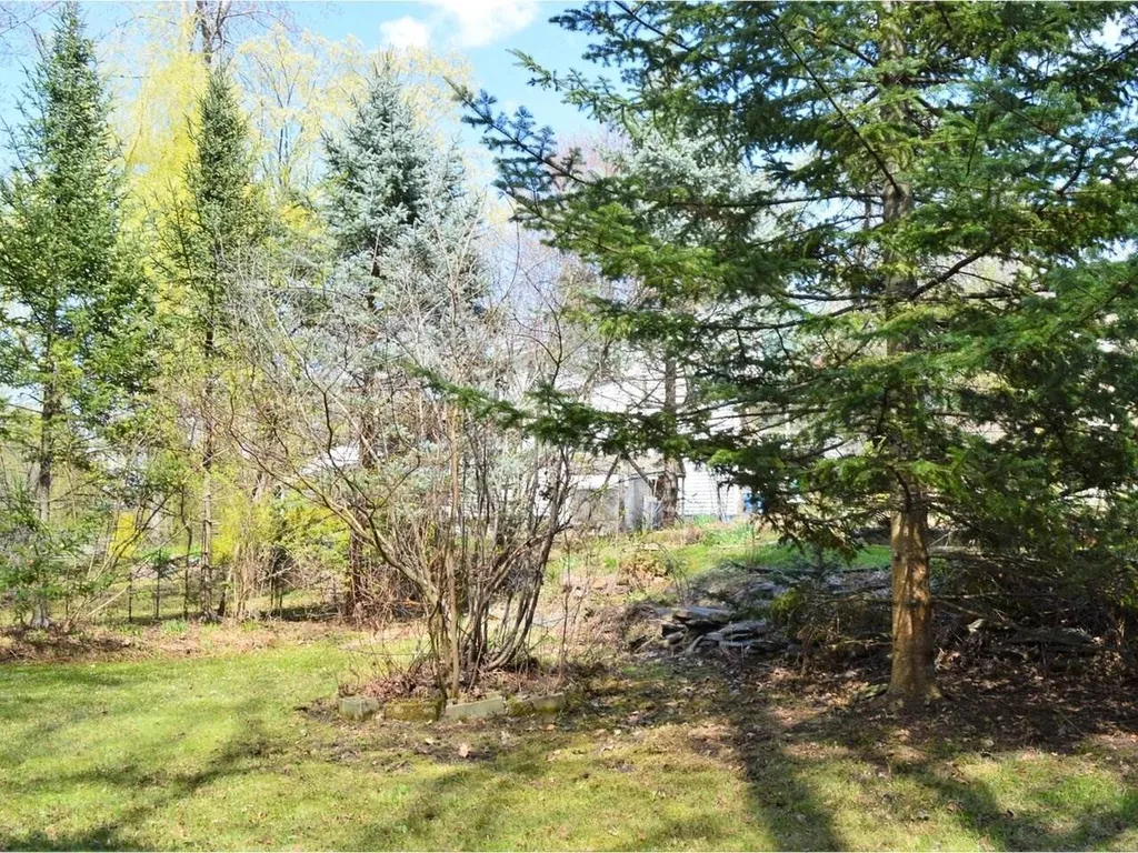 29 South Crest Drive Burlington VT 05401