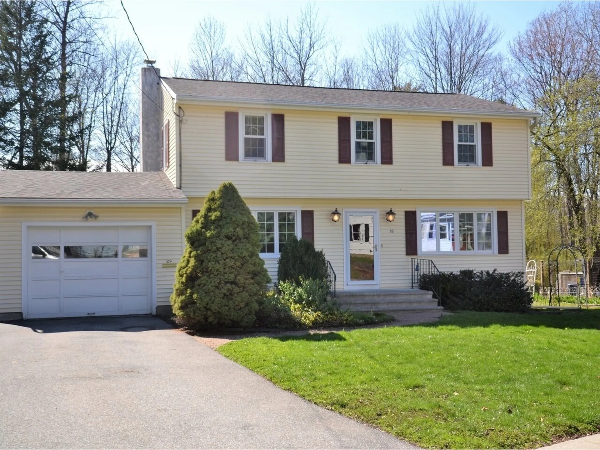 29 South Crest Drive Burlington VT 05401