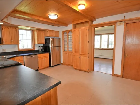 29 South Crest Drive Burlington VT 05401