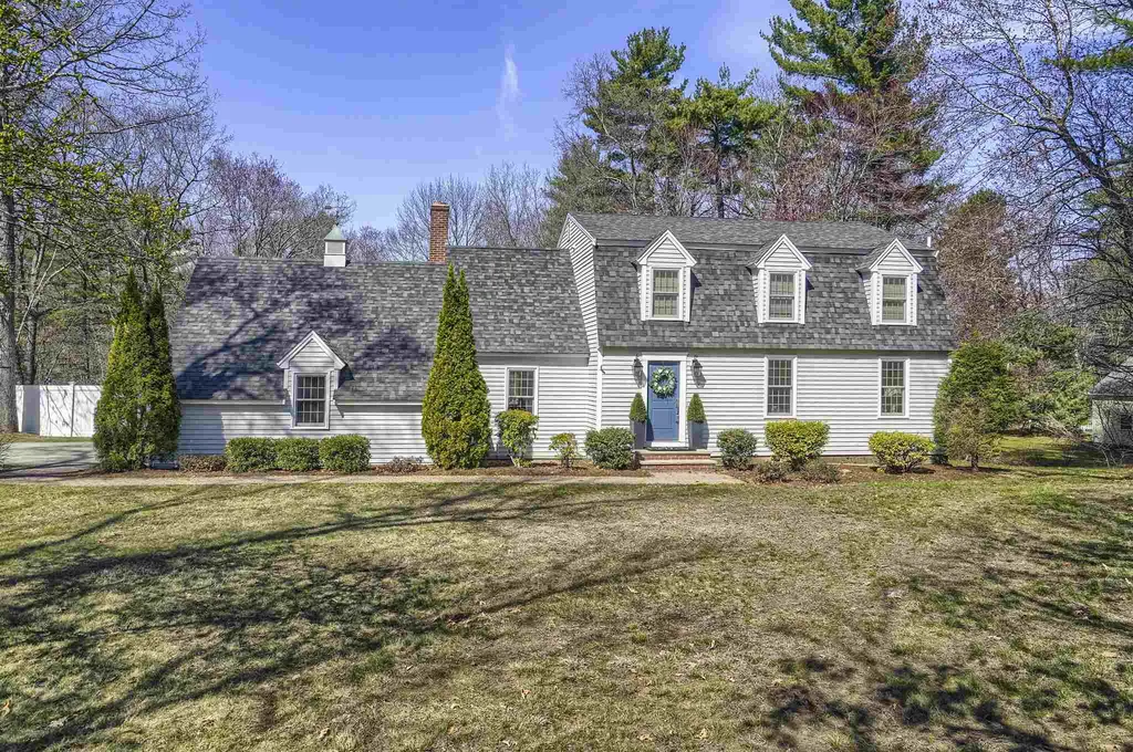 7 Kent Street Windham NH 03087