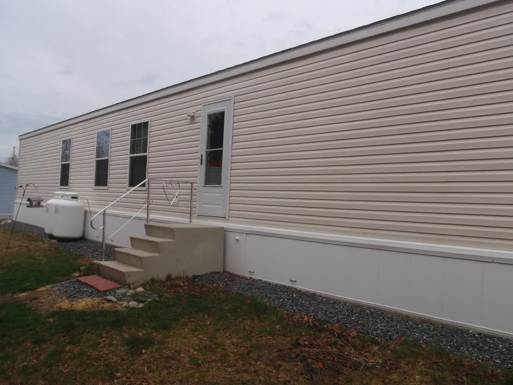 27 Lunar Drive Canaan NH 03741