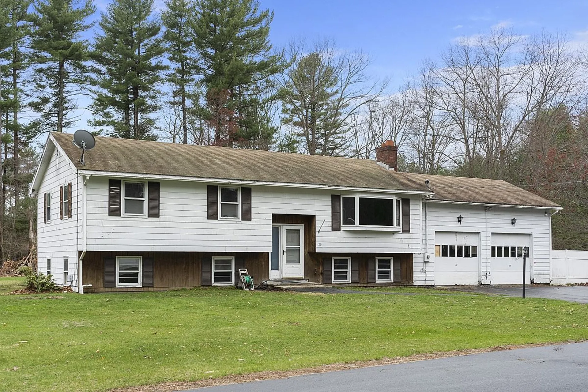 25 Balcom Road Pelham NH 03076