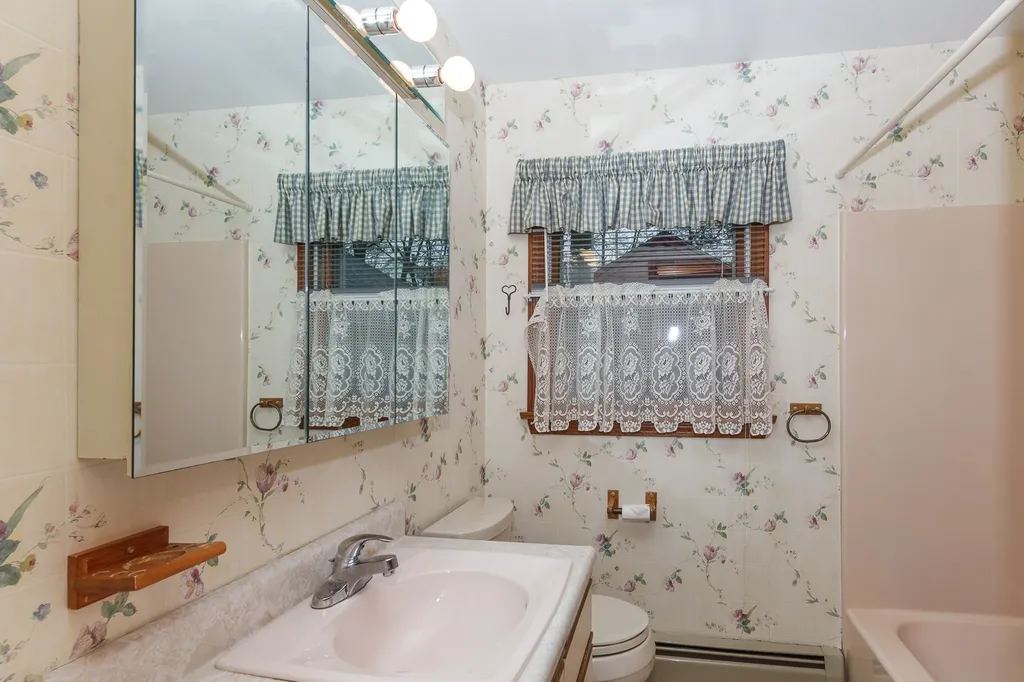 99 Dionne Drive Manchester NH 03102