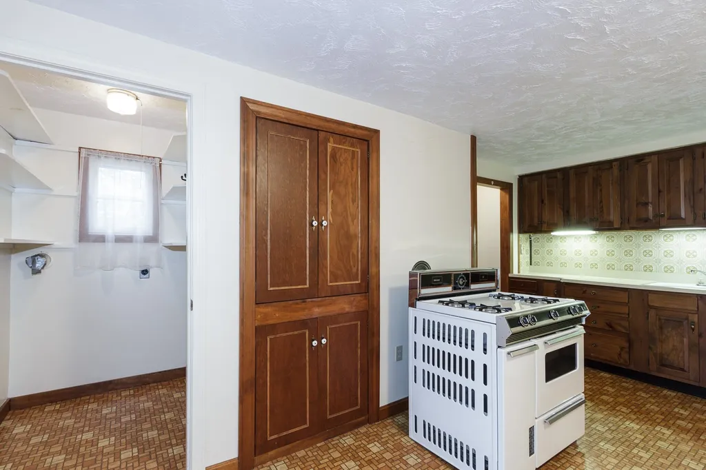99 Dionne Drive Manchester NH 03102