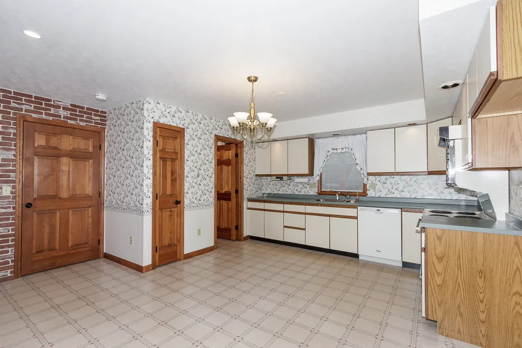 99 Dionne Drive Manchester NH 03102