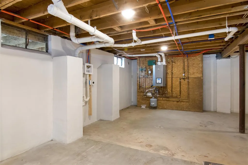 397 Ethan Allen Parkway Burlington VT 05408