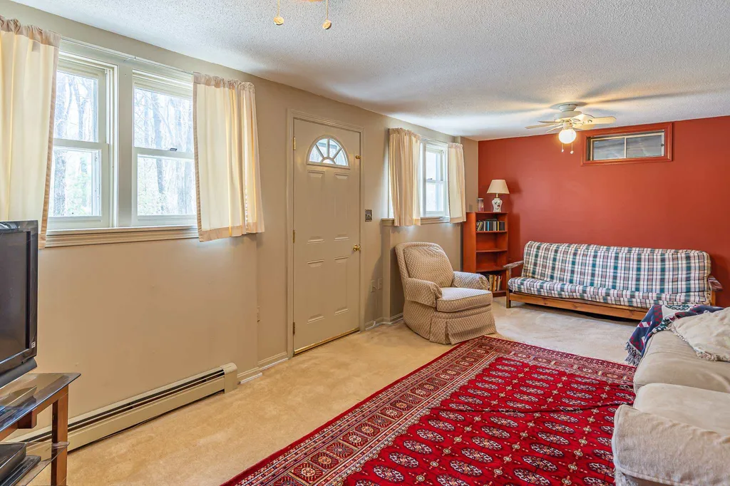 7 Brays Lane Amherst NH 03031