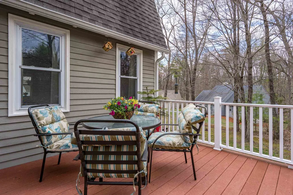 7 Brays Lane Amherst NH 03031