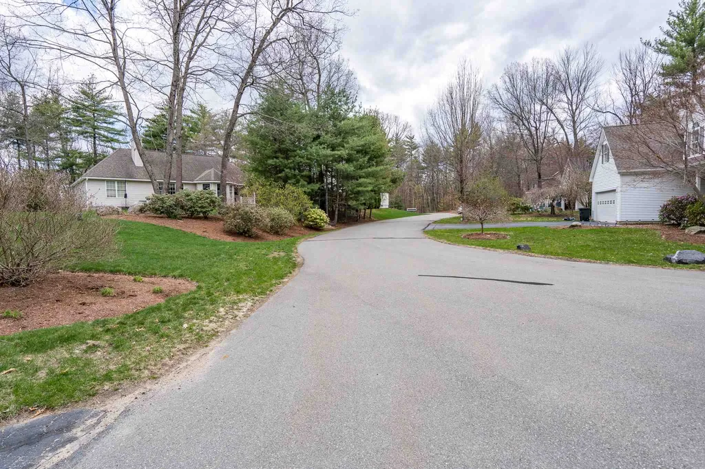 7 Brays Lane Amherst NH 03031