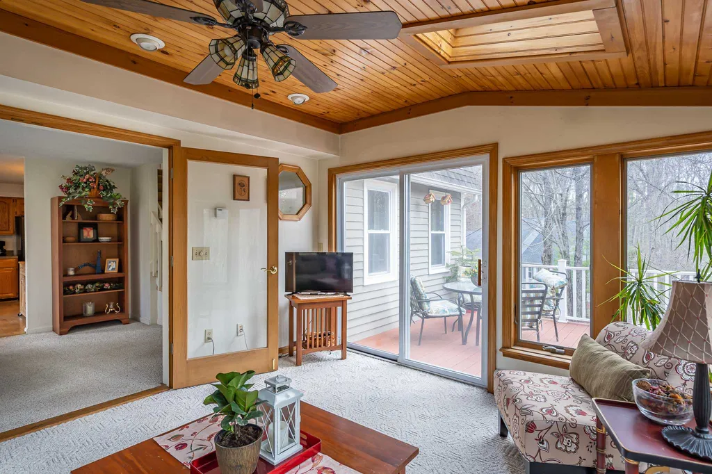 7 Brays Lane Amherst NH 03031