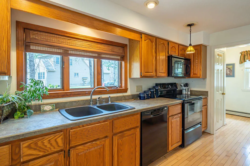 7 Brays Lane Amherst NH 03031