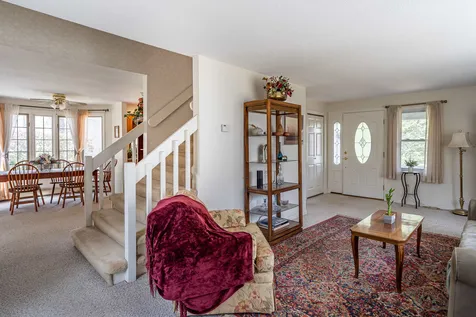7 Brays Lane Amherst NH 03031