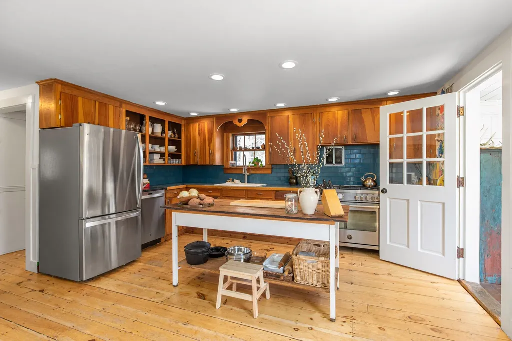 68 Dover Road Eliot ME 03903