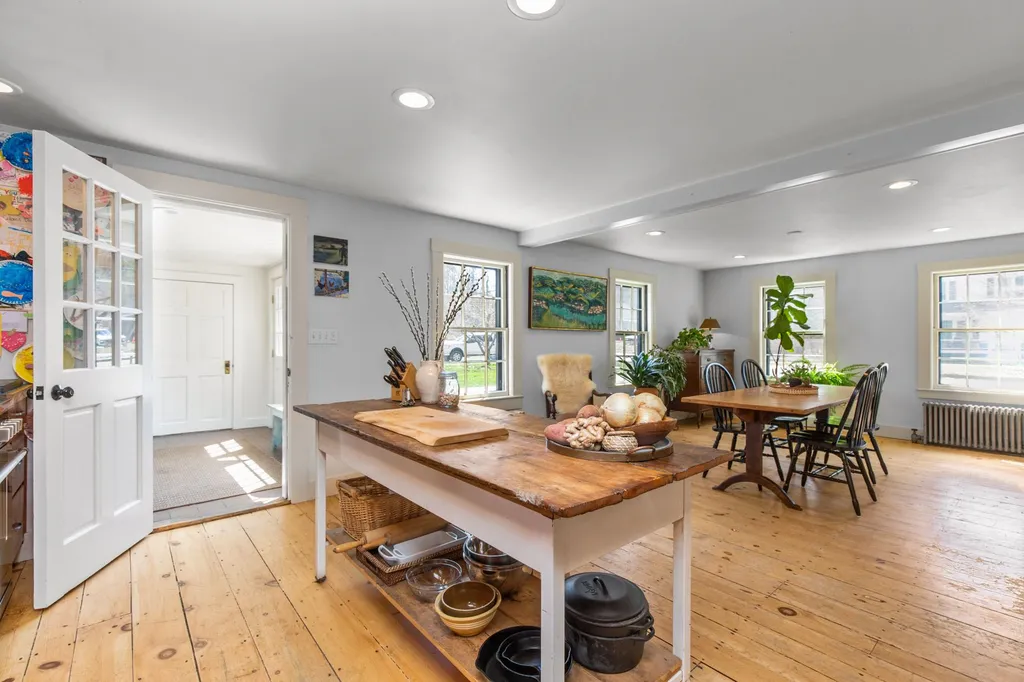 68 Dover Road Eliot ME 03903