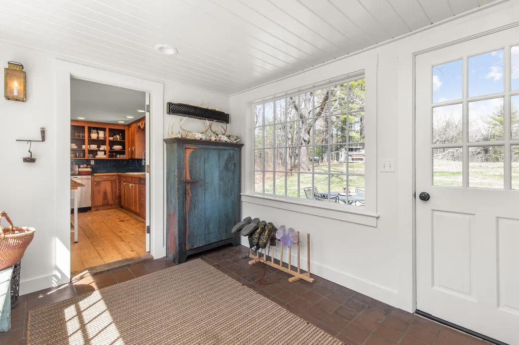 68 Dover Road Eliot ME 03903