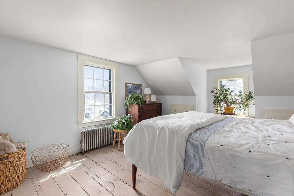 68 Dover Road Eliot ME 03903