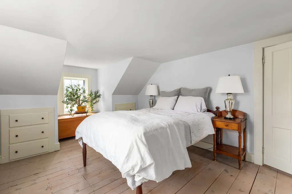 68 Dover Road Eliot ME 03903