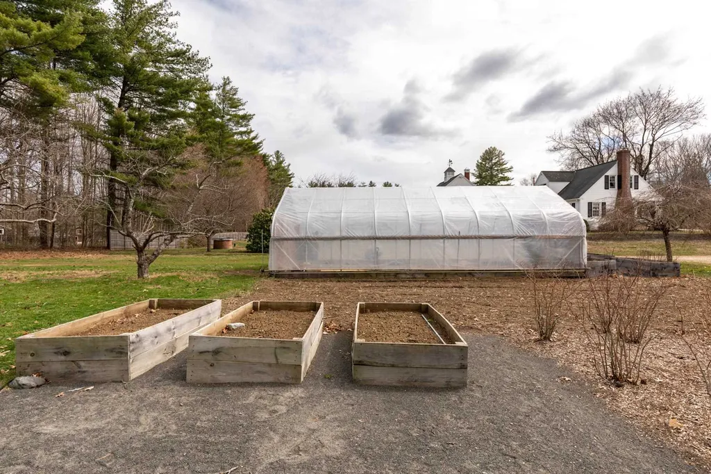 68 Dover Road Eliot ME 03903
