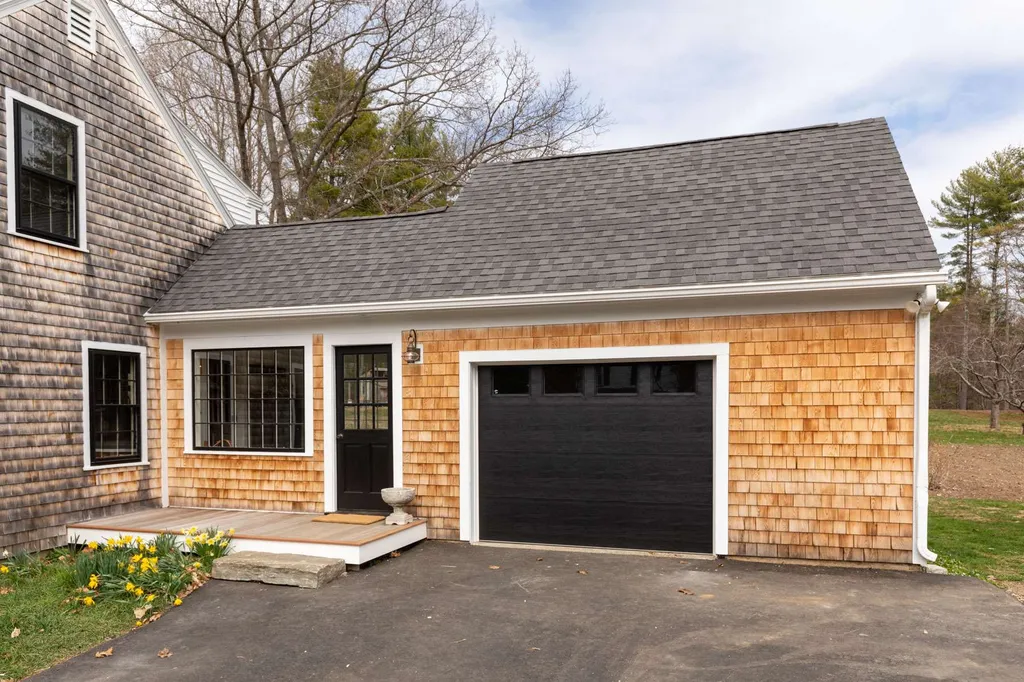 68 Dover Road Eliot ME 03903