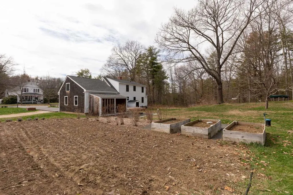 68 Dover Road Eliot ME 03903