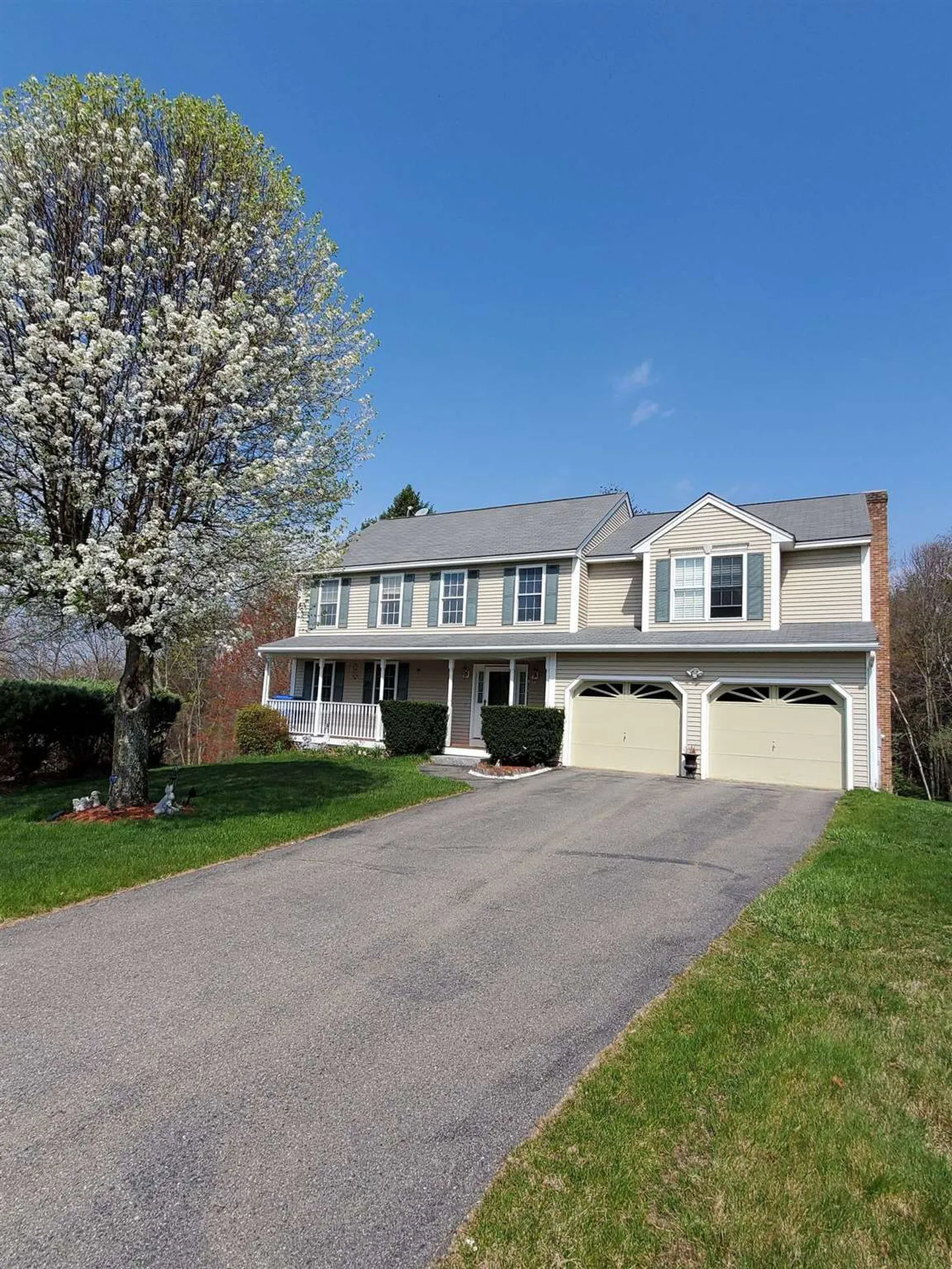 19 Meetinghouse Drive Londonderry NH 03053