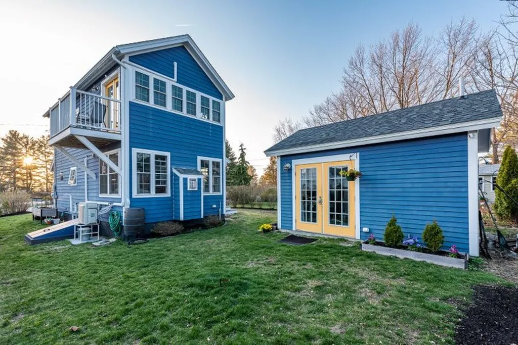 12 Leighton Road Dover NH 03820