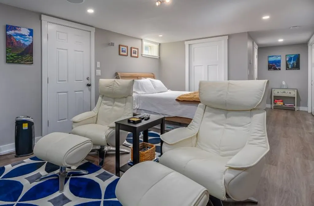 12 Leighton Road Dover NH 03820