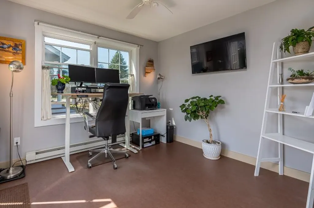 12 Leighton Road Dover NH 03820