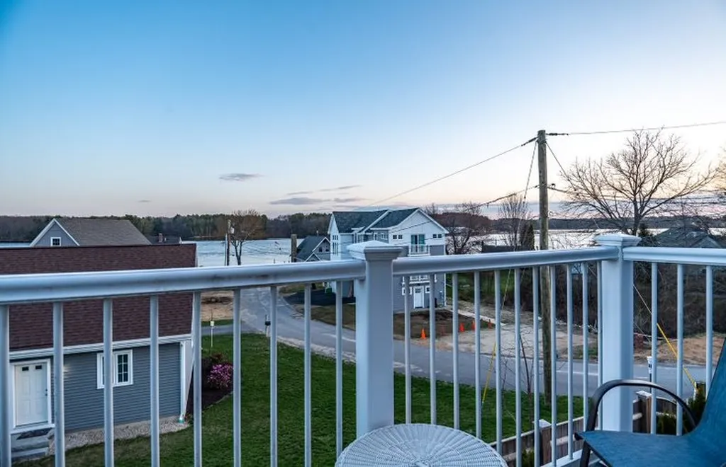 12 Leighton Road Dover NH 03820