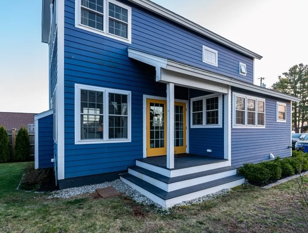 12 Leighton Road Dover NH 03820