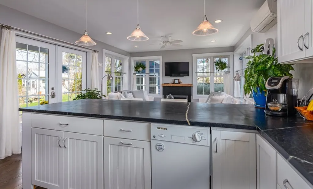 12 Leighton Road Dover NH 03820