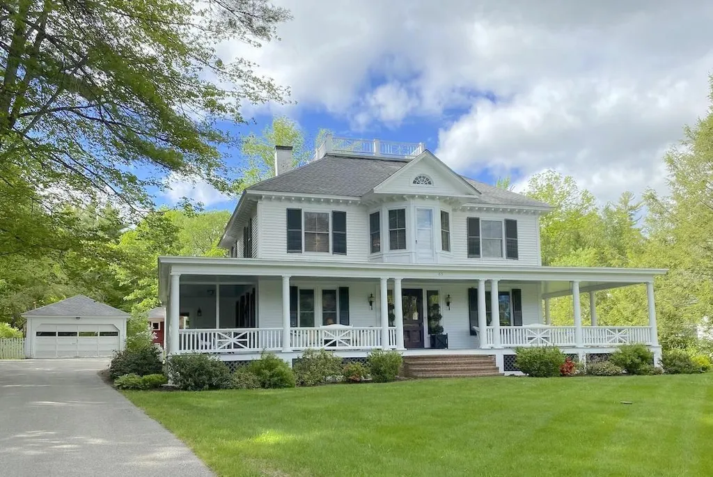 63 Sewall Road Wolfeboro NH 03894
