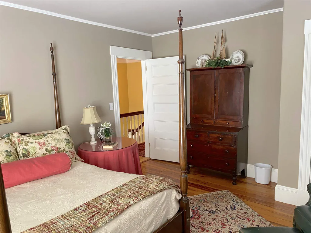 63 Sewall Road Wolfeboro NH 03894