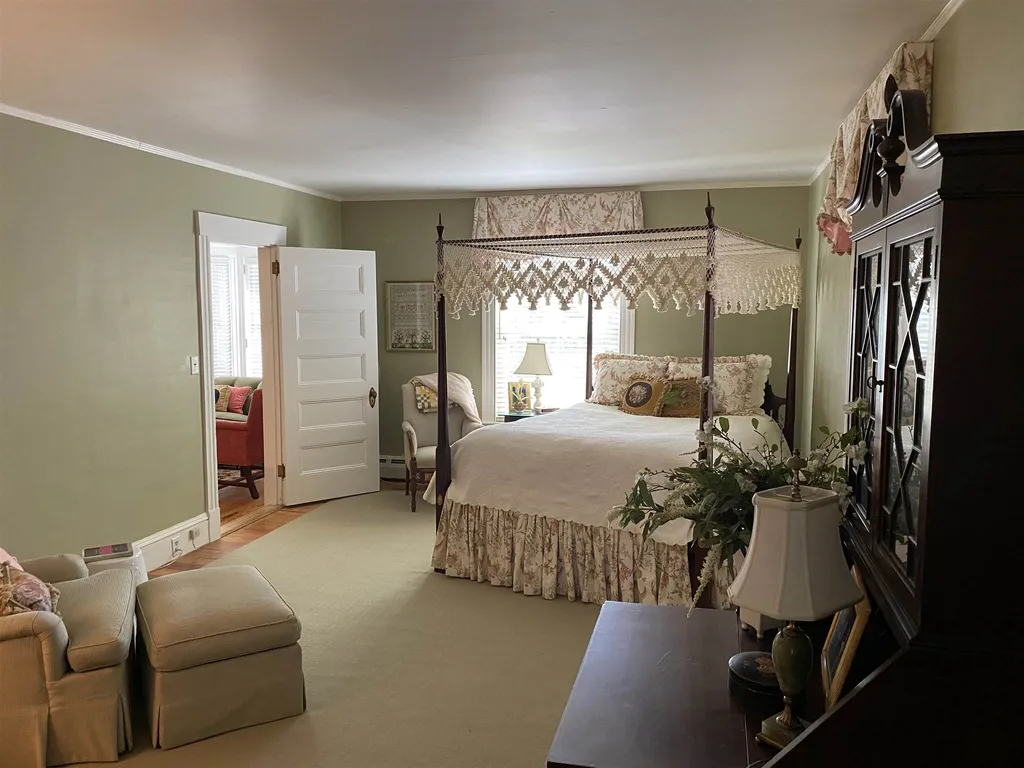 63 Sewall Road Wolfeboro NH 03894