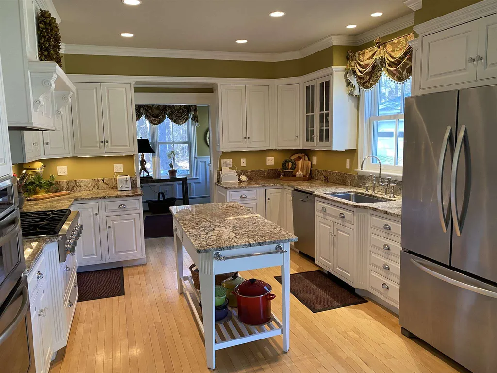 63 Sewall Road Wolfeboro NH 03894