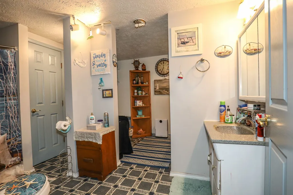 86 Lingard Street Manchester NH 03103