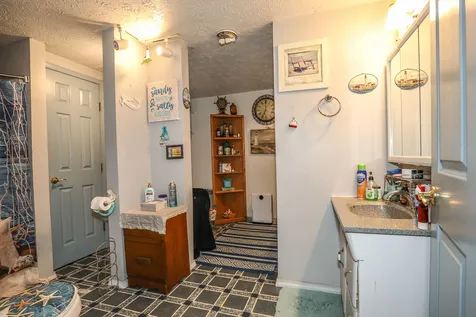 86 Lingard Street Manchester NH 03103