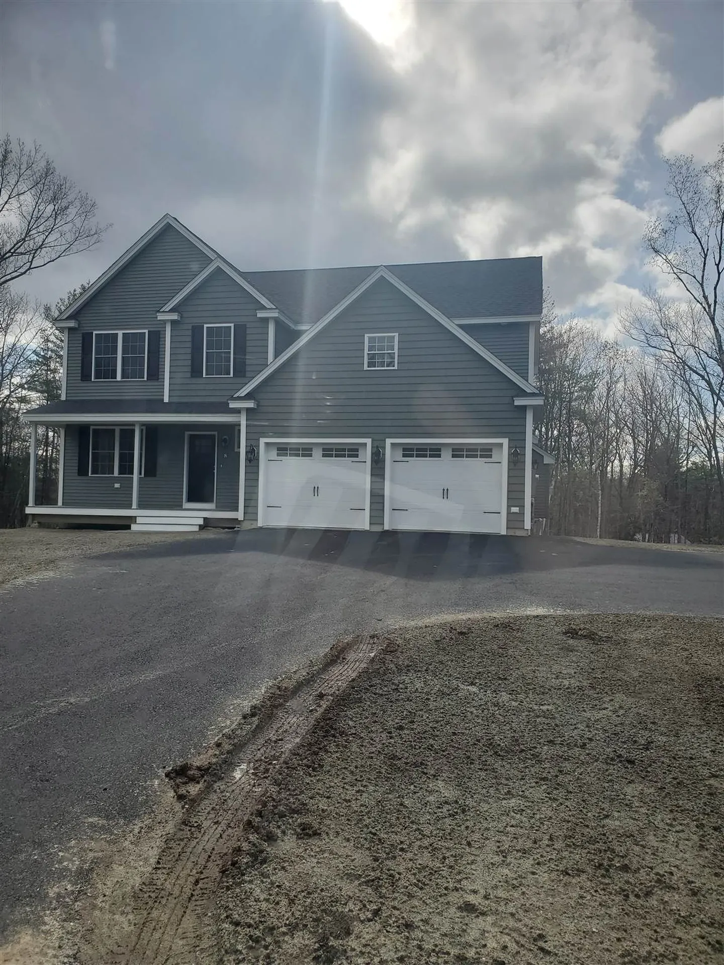 8 Braeburn Drive Londonderry NH 03053