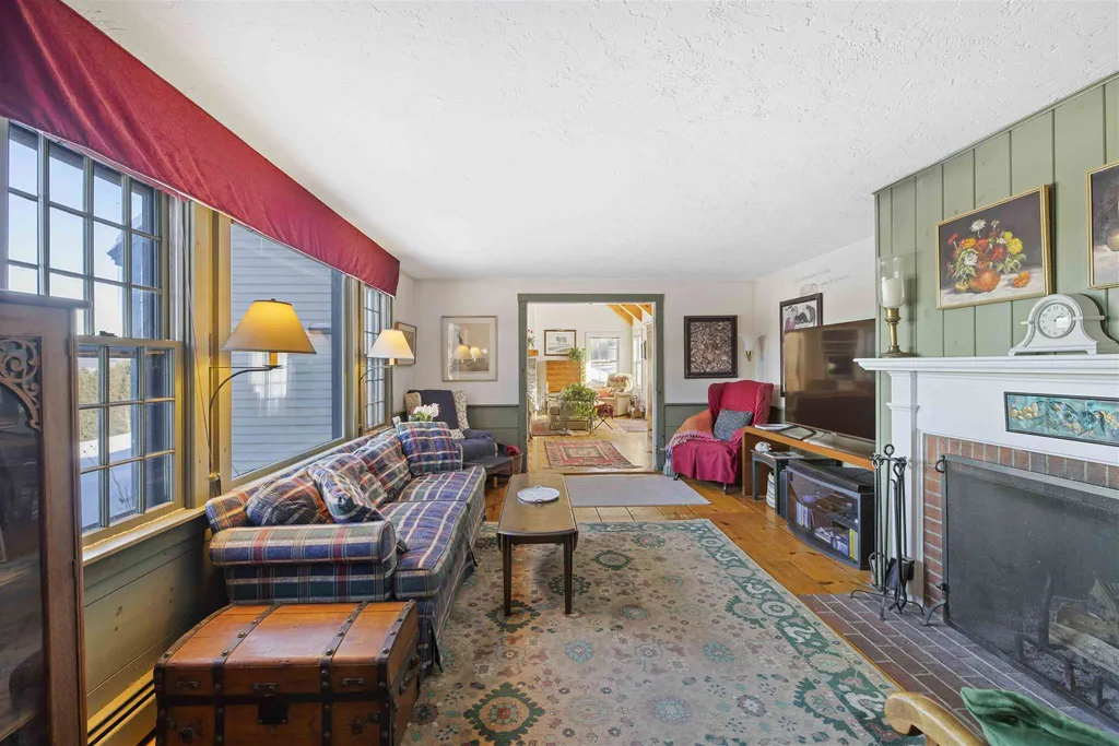 63 Hartwood Way Hartland VT 05048