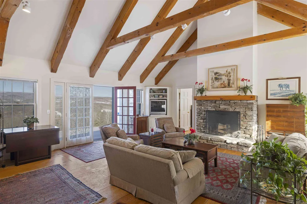 63 Hartwood Way Hartland VT 05048