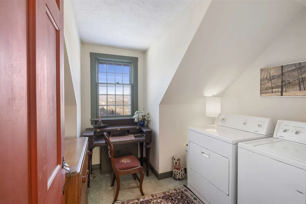 63 Hartwood Way Hartland VT 05048