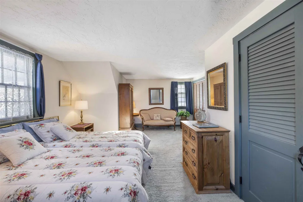 63 Hartwood Way Hartland VT 05048