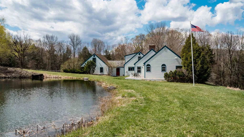 63 Hartwood Way Hartland VT 05048