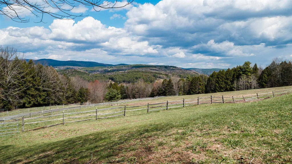 63 Hartwood Way Hartland VT 05048