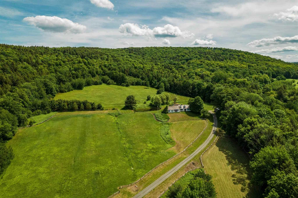 63 Hartwood Way Hartland VT 05048