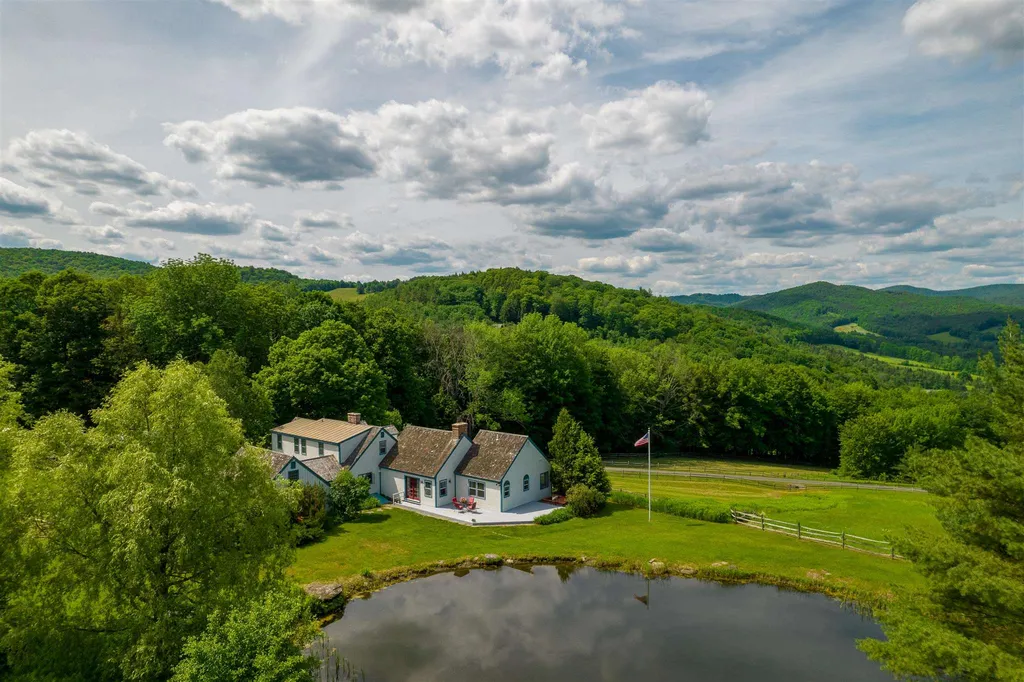 63 Hartwood Way Hartland VT 05048