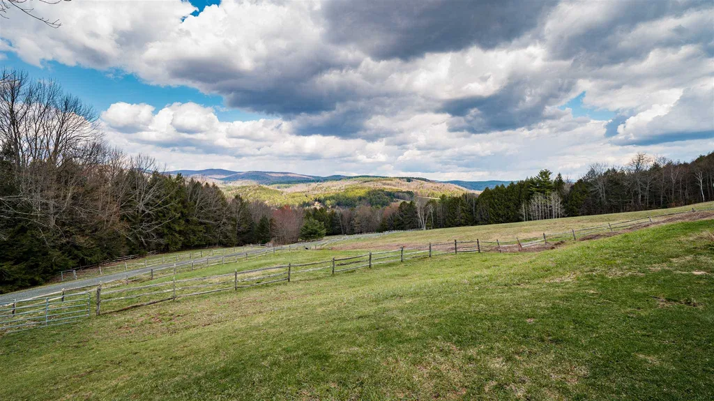 63 Hartwood Way Hartland VT 05048