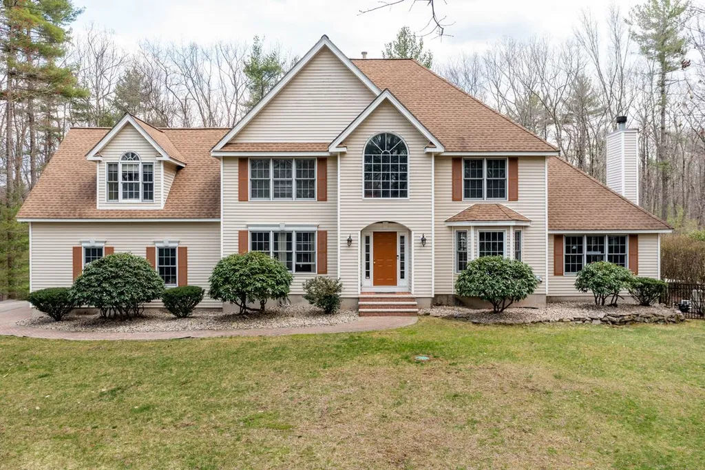 15 Mitchell Pond Road Windham NH 03087