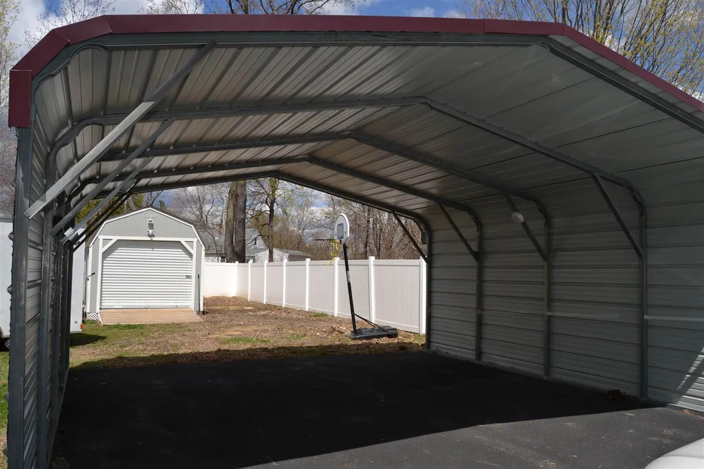 8 Laurier Street Somersworth NH 03878