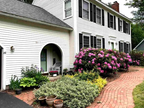 15 Peterson Circle Concord NH 03303